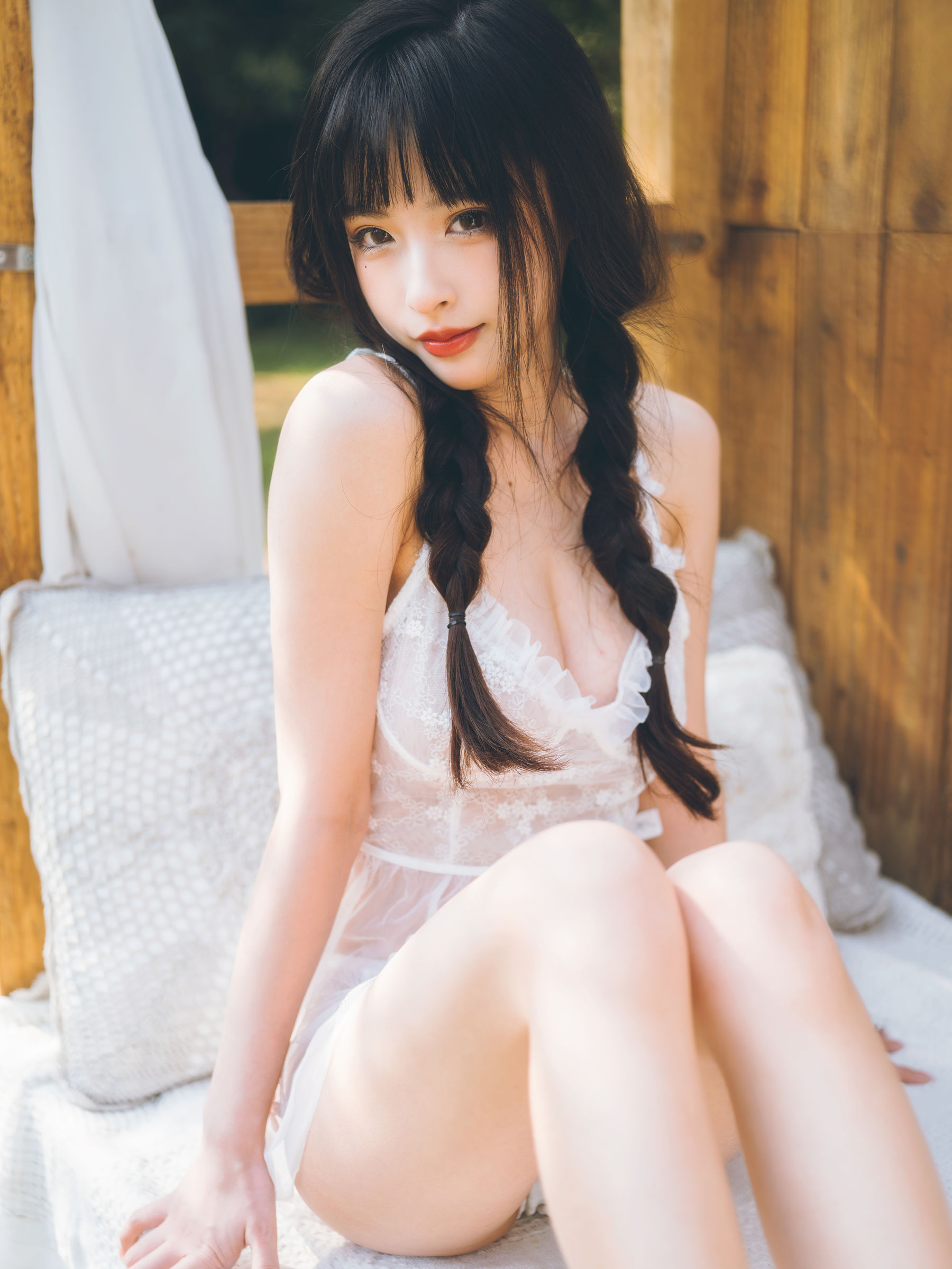 1634245654-e129a615bb4db18.jpg